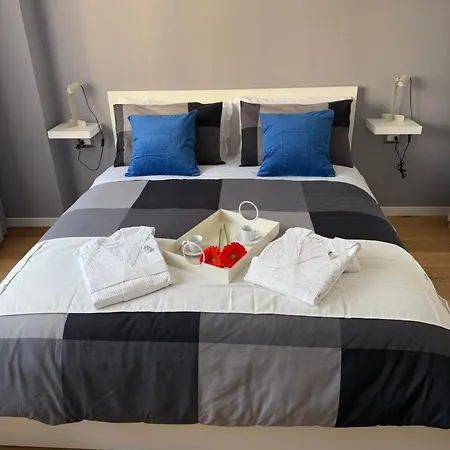 Twentythree Luxury *